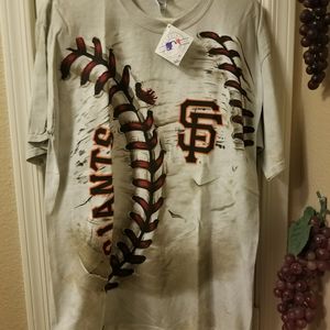 SF Giants gray shirt w/ logo and baseball graphic